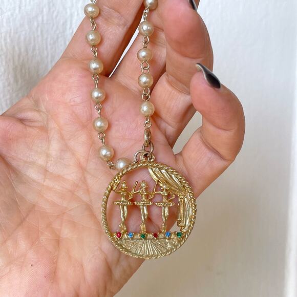 60s Ballerina Faux Pearl Charm Bracelet Tiny Dancer Rhinestone Balletcore Chain - Picture 4 of 7